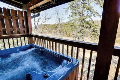 Image de Lakefront Cabin w/ Theater & Game Room