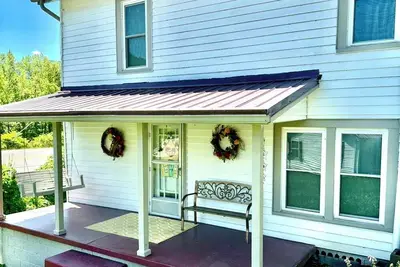 Image de Bed and Biscuit Inn \nPet friendly! \nNear Kingdom come park & Pine mtn.