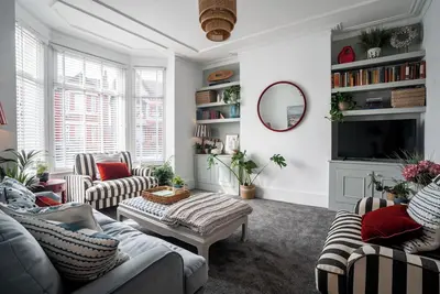 Image de Stylish 4 Bed House with Gym close to the Beach and Liverpool Centre
