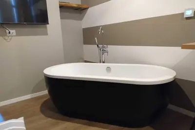 Image de Downtown, brand new.