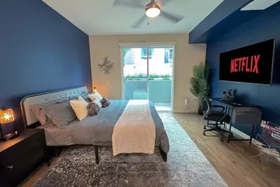 Image de Cozy Home W/Pool & Gym + Parking 10 Min to Cedars