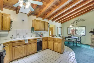 Image de Cedar Glen Cabin < 3 Mi to Lake Arrowhead Village!