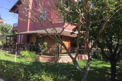 Image de İZMİR DİKİLİ SİTE İÇİNDE  Havuzlu-BAHÇELİ VİLLA