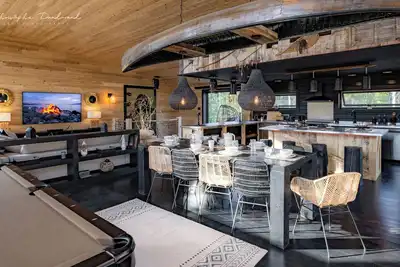 Image de Chalet Tipee, Spa, Sauna, Billard et vue sur la Forêt