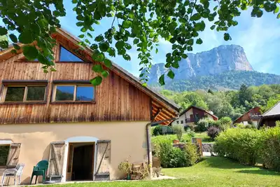 Image de Grand Chalet plein de charme, proche d’'annecy, du lac et des stations de ski