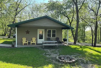 Image de Lakeside Cabin 4: Perfect Retreat at Enriched Cabins & Resort on Lake Delhi