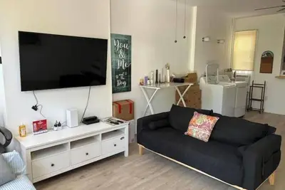 Image de Park, Library across near Center\n\n