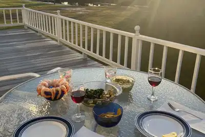 Image de Charming Waterfront Cottage with Boat Ramp and boat docking - Pet Friendly