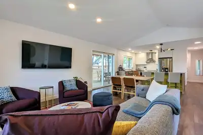 Image de Carlton Crush Pad ~ Where Your Wine Country Getaway Comes to Life