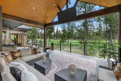 Image de 6 Br, Large Deck, Pool Table - Fairway Lodge