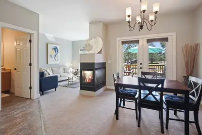 Cute & Updated, Close to Everything, Golf, Amenities, Perfect For Family