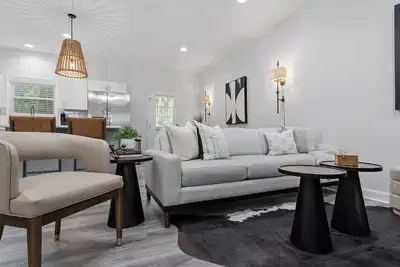 Image de New! Modern Downtown Durham Haven~Duke~Nccu