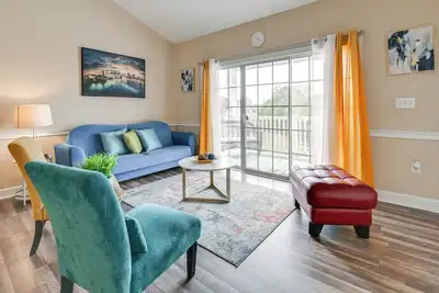 Image de Charming Condo w/ Balcony, 1 Mi to Unc Charlotte!