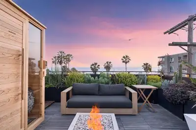 Image de Venice View by AvantStay | Walk to Venice Beach | Rooftop, Ice Bath, Luxe Design