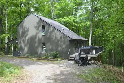 Image de Bobcat 22 - hot tub, wifi, pool access, pet friendly, game room, hiking, king