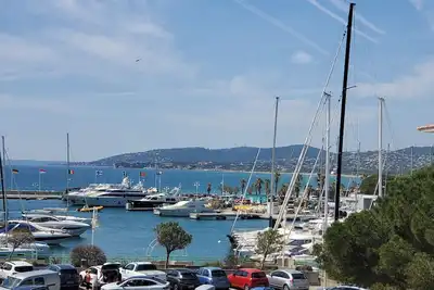 Image de Le Capitole, Vue mer, Studio cabine 27m2 les pieds dans l'eau, 2 adultes, 2 enfants, clim et garage