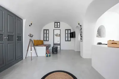 Image de Cave by Noelia Suites | Sunset View | Hot Tub | 4Pax