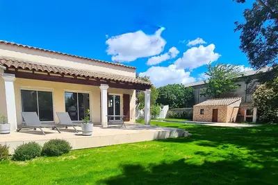 Image de Villa Piscine Balinaise Grand Jardin Arboré Calme Proche mer Familial