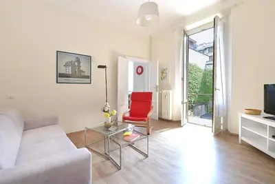 Image de Appartement à Milan avec 2 chambres à coucher, 4 couchages