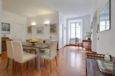 Image de Appartement à Rome avec 4 chambres à coucher, 8 couchages