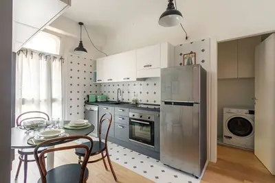 Image de Appartement à Milan avec 2 chambres à coucher, 4 couchages