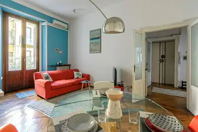 Image de Appartement à Milan avec 2 chambres à coucher, 4 couchages