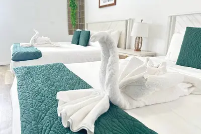 Image de Speciose Unit with kitchen and community pool