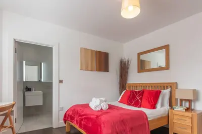 Image de Central | Free Secure Parking | Relocating Families