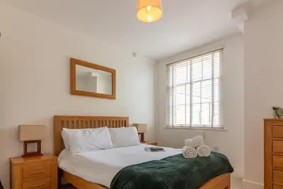 Image de Central | Free Secure Parking | Relocating Families