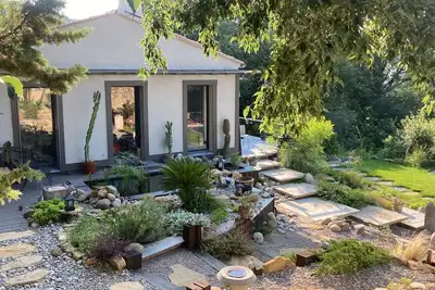 Image de Belle Maison Avec Vue. Jardin et Piscine