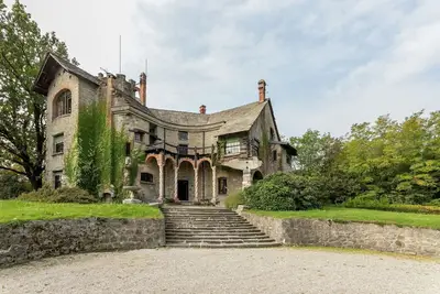 Image de Villa à Bosisio Parini avec 7 chambres à coucher, 12 couchages