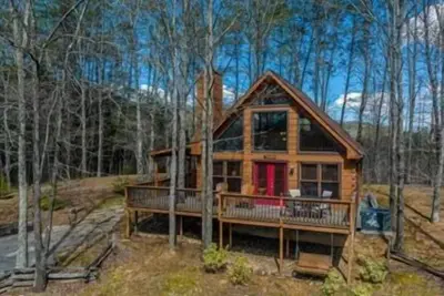 Image de HuntersMoon: Partial Mtn View, S/Secluded, Honeymoon, Yard, Games, Hot Tub, Wifi