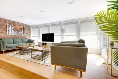 Image de Luxury Penthouse w/Rooftop Patio & Parking - 8