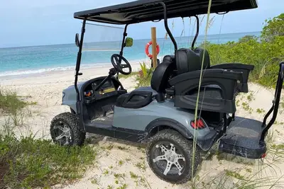 Image de Brand New Designer Home with Pool, Beach, Snorkeling, Golf Cart