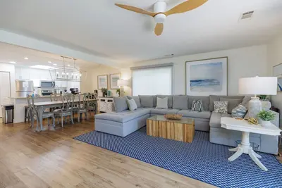 Image de 618 Queen's Grant: Stunning Villa is the perfect getaway. Free Bikes, Pool