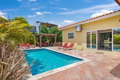 Private Pool! Bbq! 5 Min To Beach!