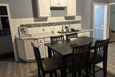 Image de Cozy 3bd 1ba Free Parking