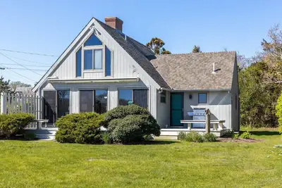 Image de A Jewel of Nauset Heights With Saltwater Views