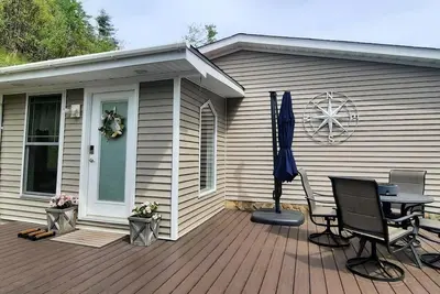Image de \nMountain Retreat in Blue Ridge Mountains. Privacy! Owner Managed.
