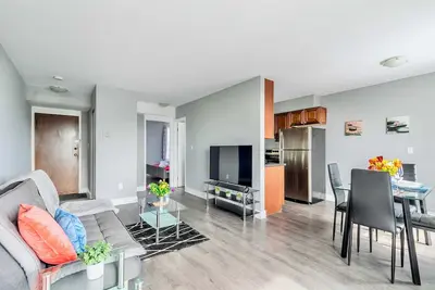 Image de 1br Glenview West Apt with Patio - Near Downtown!