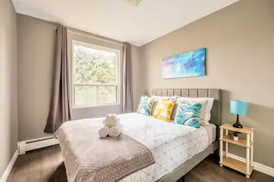 Image de 2Bedroom Condo unit- Near Dt Hamilton!