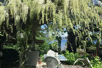 Image de Waterfront Getaway while visiting family, near Bike Trails, and Nature Walks.