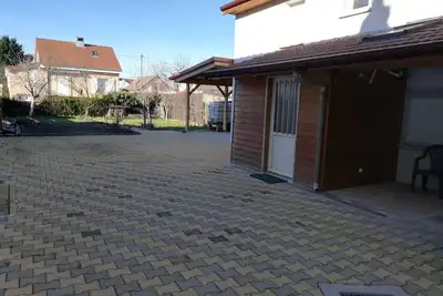 Image de Le Wenalya avec Terrain Clôturé et Table de Billard et Ping Pong