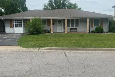 Image de Peaceful/Spacious Downtown home Branson near Lake Taneycomo w/great amenities