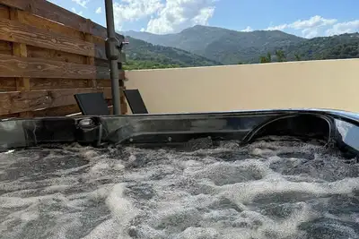 Image de Bergerie avec spa vue montagne