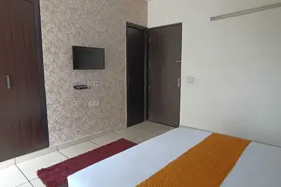 Image de AuraBnB Homes:-Discover Comfort of Our 2bhk with Balcony Sec-46