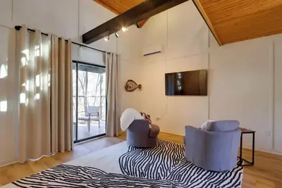 Image de Chic Cabin! Less than 10 minutes from Downtown Siloam Springs