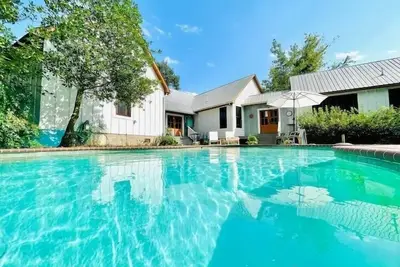 Image de The Empty Nest•D. Decker•10 min drive to Sq & Om