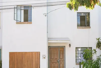 Image de Cozy and well located in La Americana, to enjoy the neighborhood and the house!