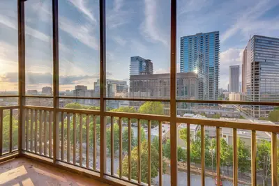 Image de Walkable Downtown Atlanta Condo w/ Private Balcony
